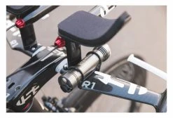 Support Éclairage Exposure Lights Silicone Pour Cintre Aero -Lumiere Velo unnamed file 1146