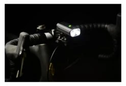 Eclairage Avant Lezyne Macro Drive 1300XXL Noir Mat -Lumiere Velo unnamed file 3